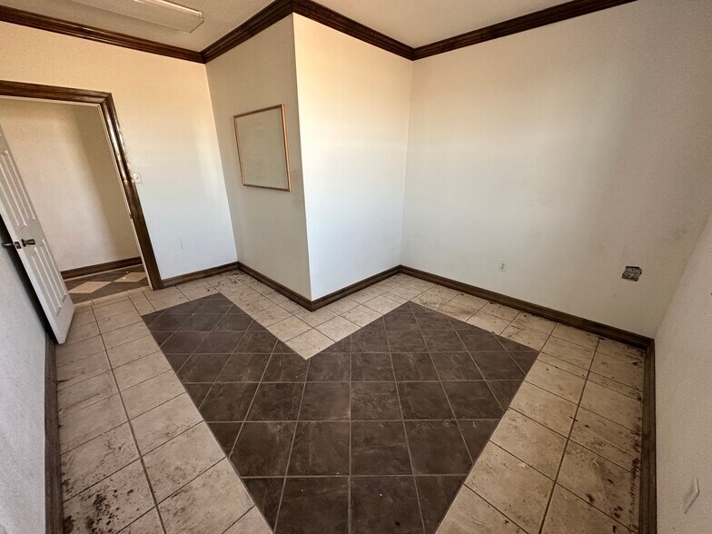 More Photos Of 2227 Wolfcamp Cir, Midland Industrial For Lease