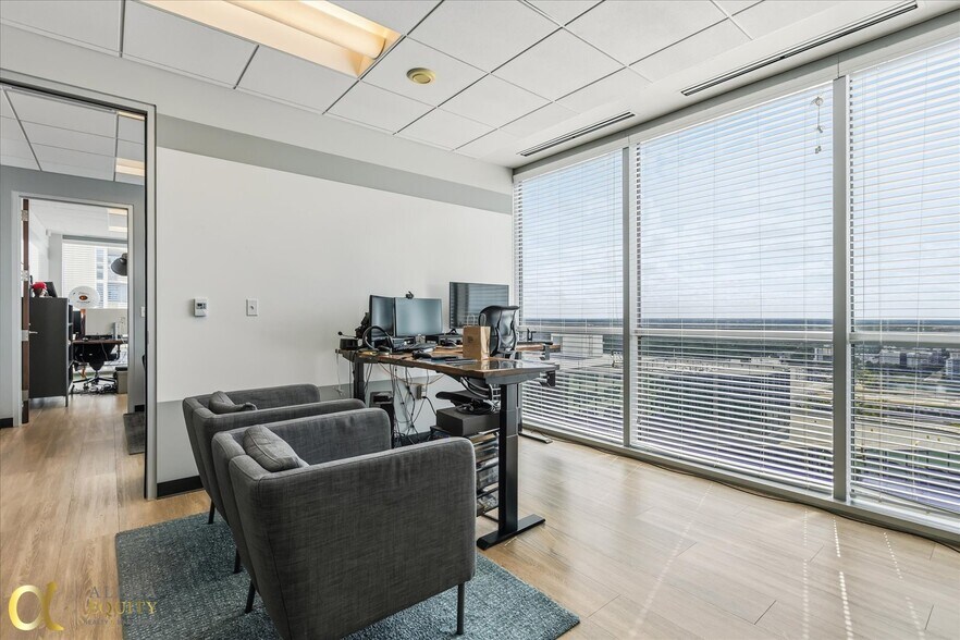 More Photos Of 189 S Orange Ave, Orlando Office Residential For Sale
