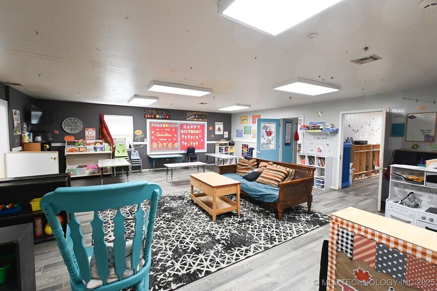 More Photos Of 1104 Campbell Rd, Warner Freestanding For Sale