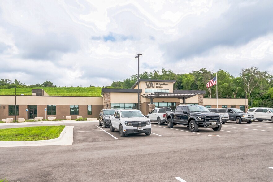 More Photos Of 1106 Military Blvd, Decorah Office For Sale