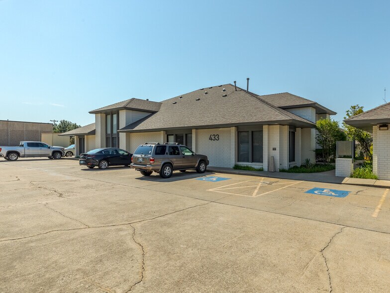 More Photos Of 429 W Wilshire Blvd, Oklahoma City Office For Lease
