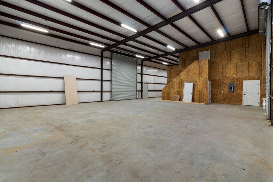 More Photos Of Millican-Cutt Off rd, Navasota Warehouse For Lease