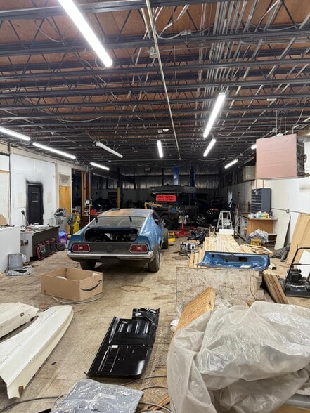 More Photos Of 7415 Grove Rd, Frederick Auto Repair For Sale