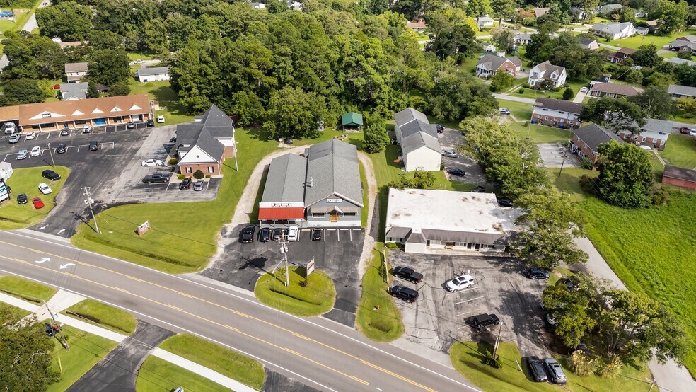 More Photos Of 1622-B Live Oak St, Beaufort Freestanding For Sale