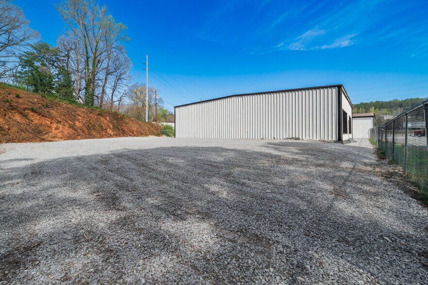 More Photos Of 540 E Church St, Jasper Auto Repair For Sale