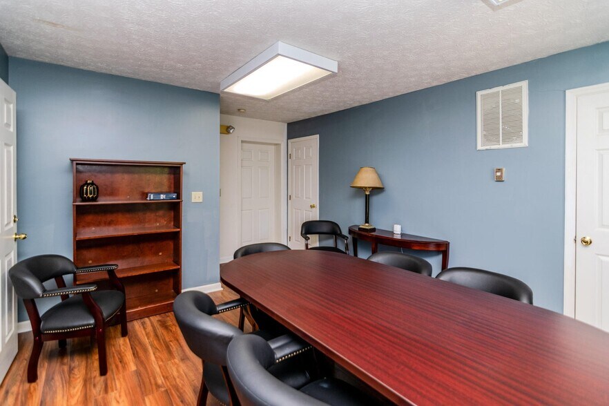More Photos Of 100-102 Consumer Ln, Frankfort Office For Sale