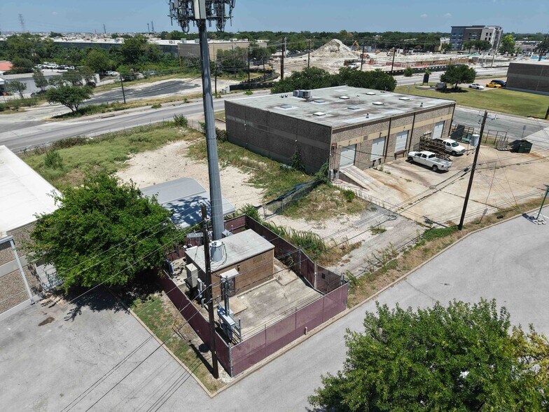 More Photos Of 2339 Kramer Ln, Austin Warehouse For Lease