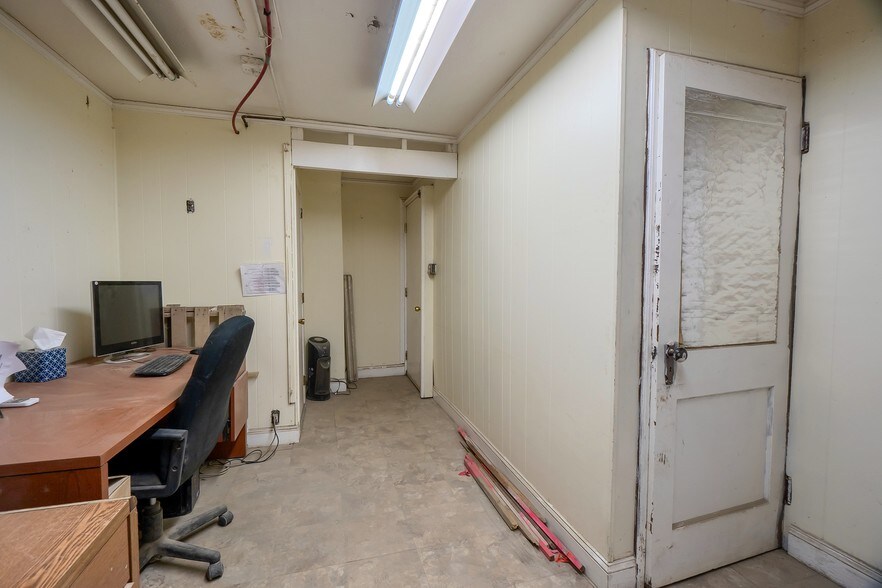 More Photos Of 66 Southgate St, Worcester Research And Development For Sale