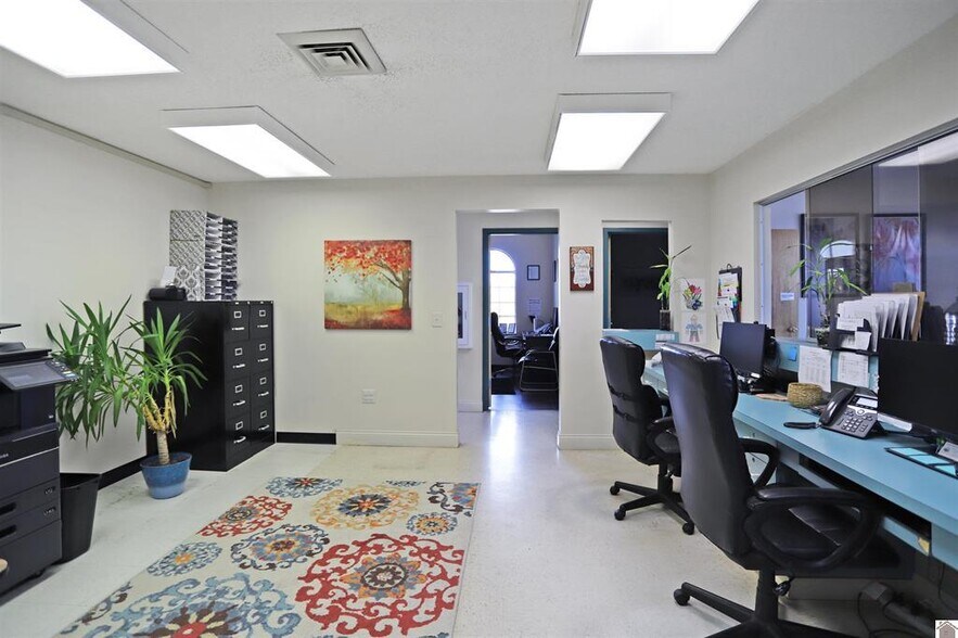 More Photos Of 145 Vine St, Benton Medical For Sale