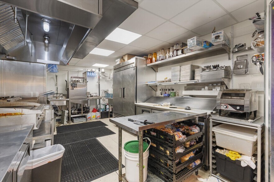 More Photos Of 1330 NE Highway 101, Lincoln City Restaurant For Sale