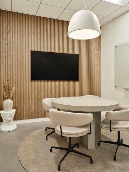 More Photos Of 800 S Pacific Coast Hwy, El Segundo Loft Creative Space For Lease