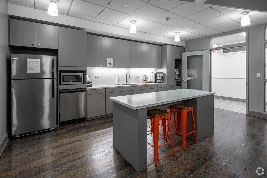 More Photos Of 131 Varick St, New York Coworking Space
