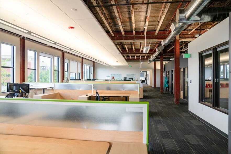 More Photos Of 44 W Broadway, Eugene Loft Creative Space For Lease