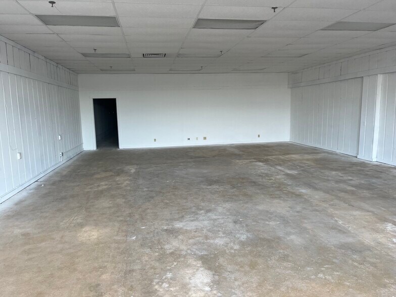 More Photos Of 4850 W Western Ave, South Bend Unknown For Lease