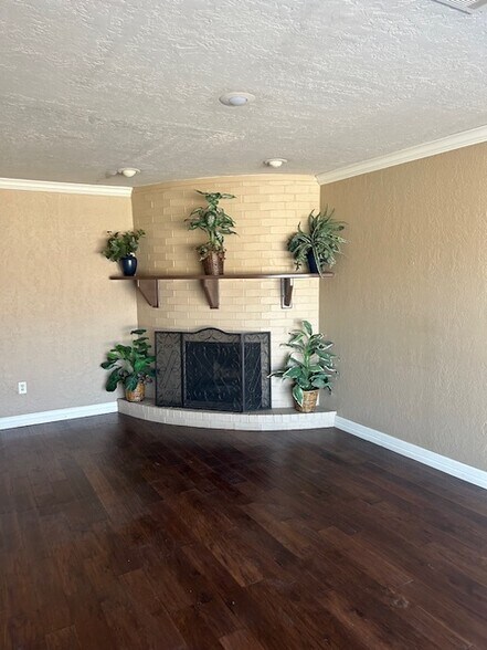 More Photos Of 1920 NW Cache Rd, Lawton Storefront Retail Office For Lease