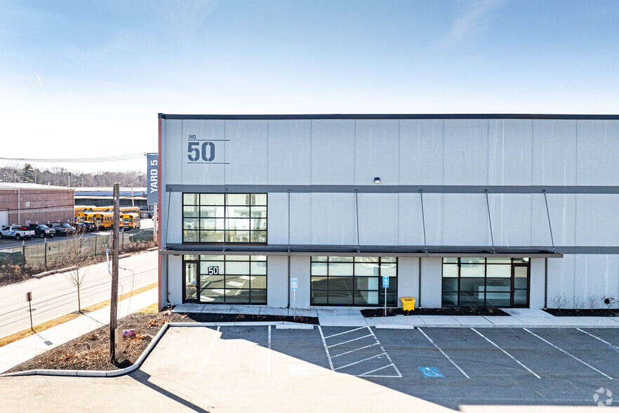 Primary Photo Of 50 Industrial Dr, Hyde Park Warehouse For Lease