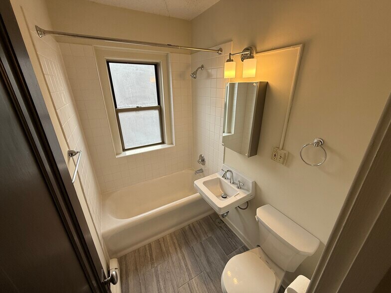 More Photos Of 1709 Shields Ave, Saint Paul Apartments For Sale