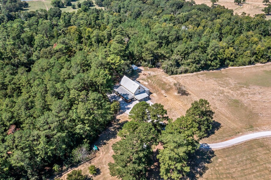More Photos Of 43 Pool Rd, Richards Specialty For Sale