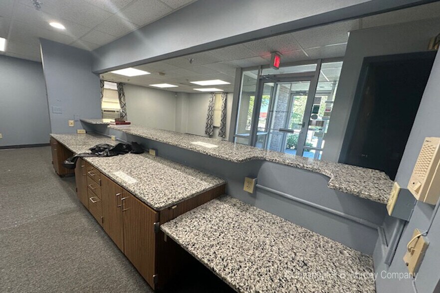 More Photos Of 1614 N Benton Ave, Springfield Office For Sale