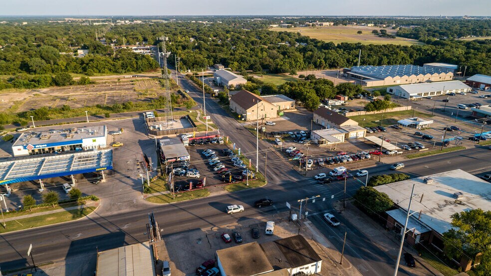 More Photos Of 205 S 26th St, Waco Warehouse For Lease