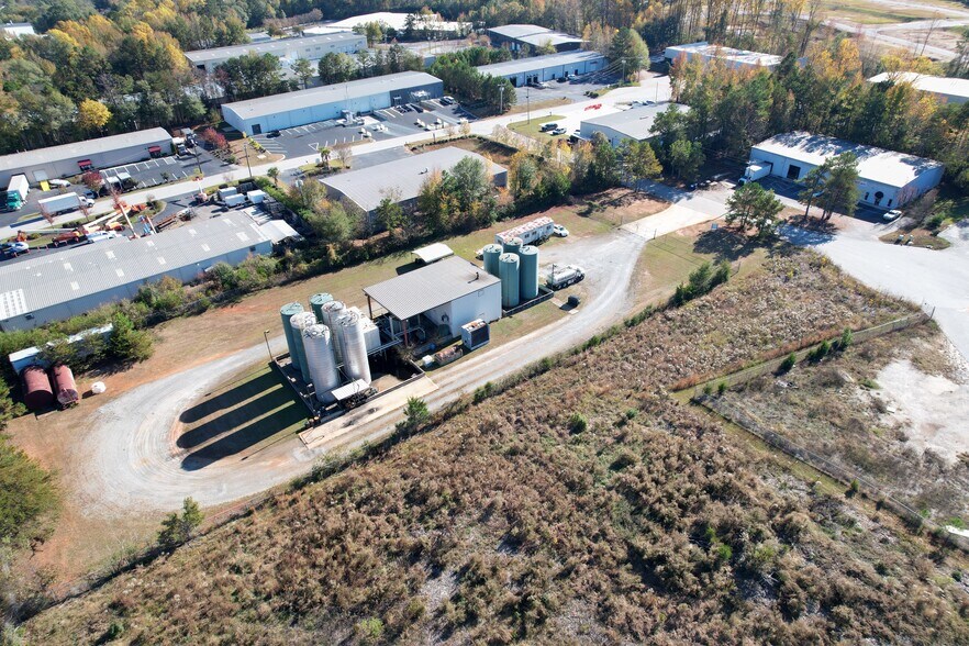 More Photos Of 10 Geneva Ct, Mauldin Manufacturing For Sale