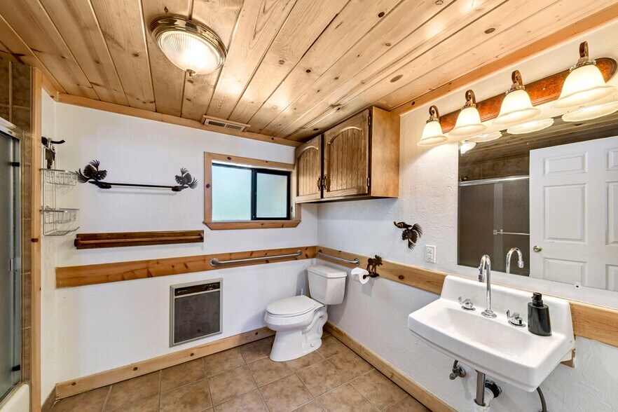 More Photos Of 804 Hwy 50, South Lake Tahoe Lodge Meeting Hall For Sale