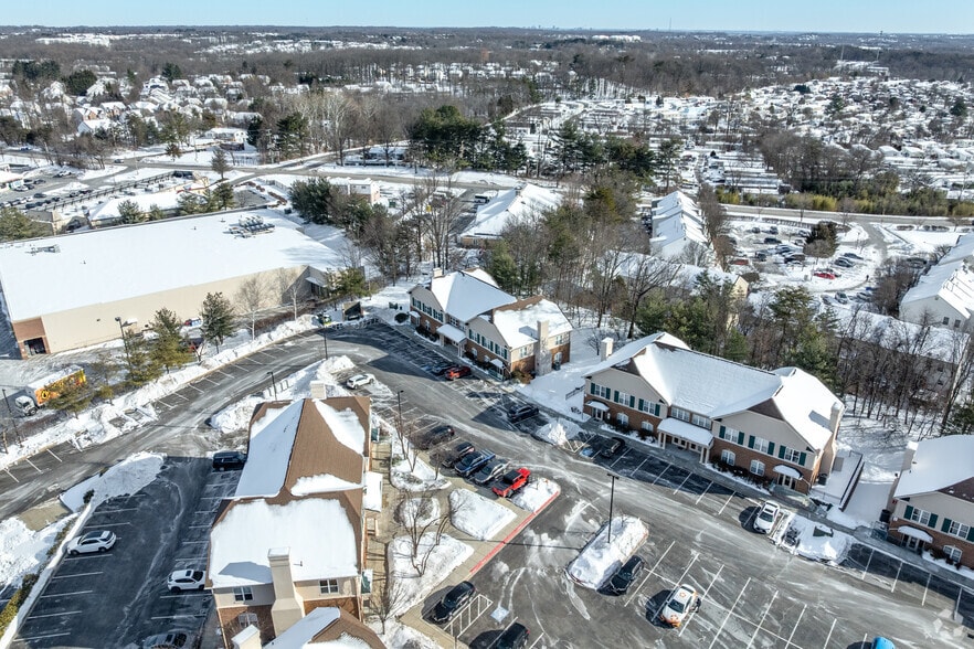 More Photos Of 8176 Lark Brown Rd, Elkridge Office For Sale