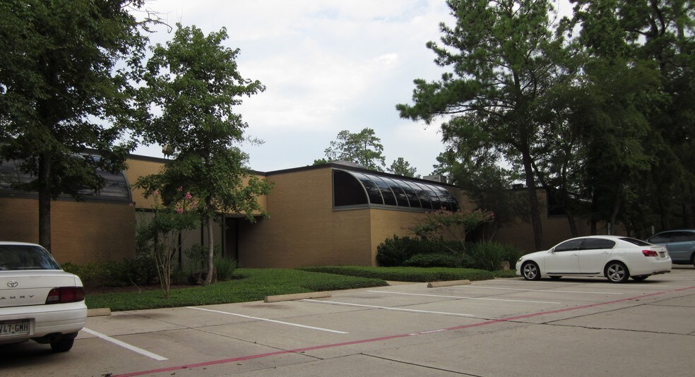 More Photos Of 9391 Grogans Mill Rd, The Woodlands Flex For Lease