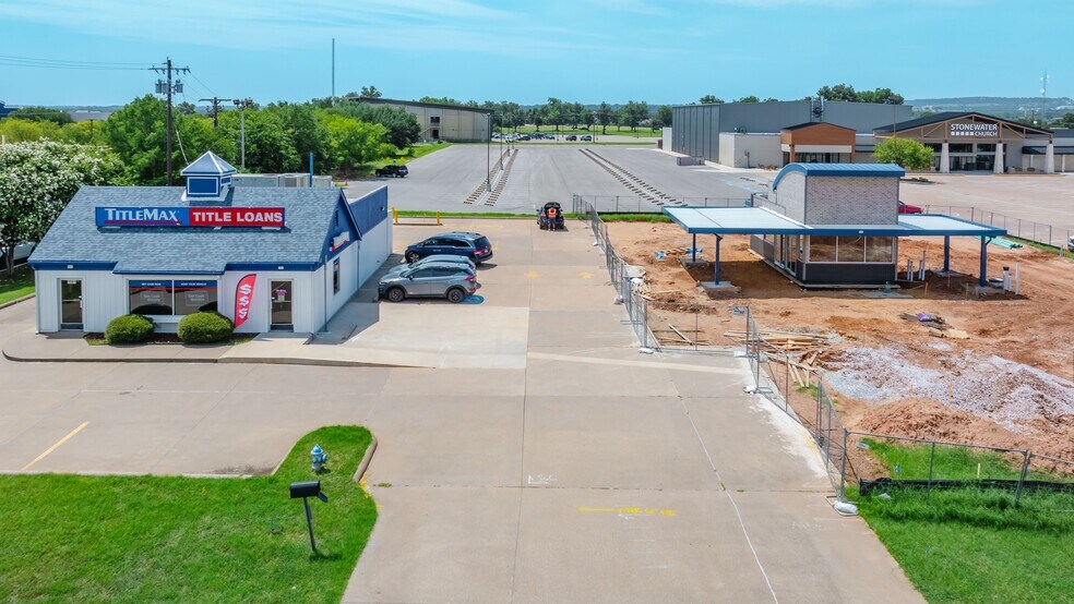 Primary Photo Of 1001 E Highway 377, Granbury Fast Food For Sale