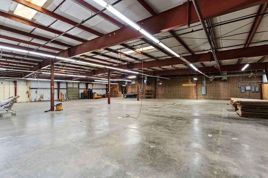 More Photos Of 1210 Hickory Chapel Rd, High Point Light Distribution For Lease