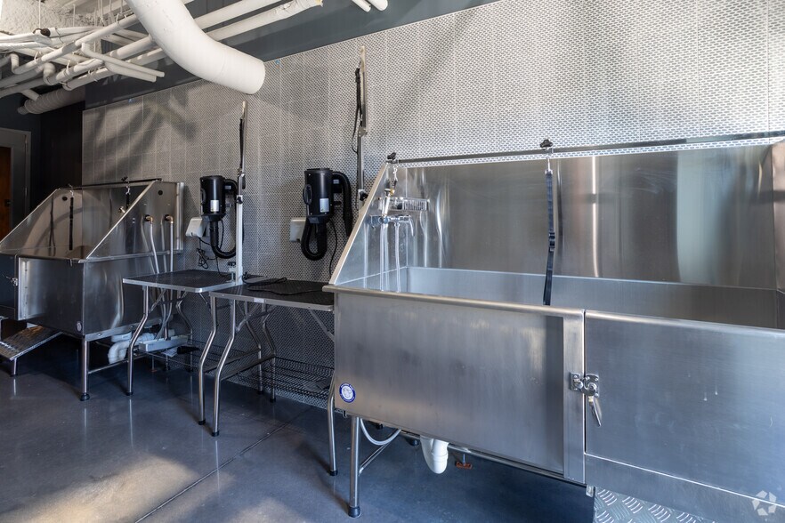 More Photos Of 52 Hanover St, Portland Apartments For Lease