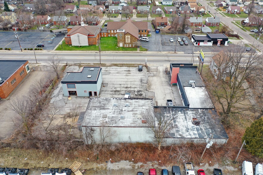 More Photos Of 1050 Triplett Blvd, Akron Warehouse For Sale
