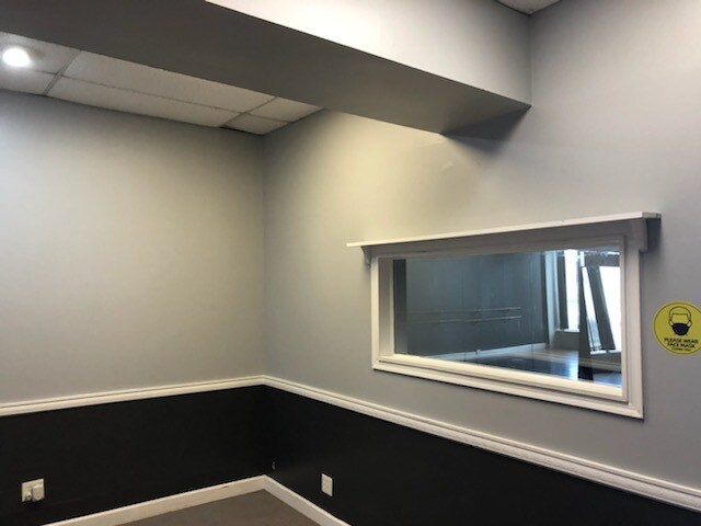 More Photos Of 742-756 N Wellwood Ave, Lindenhurst Storefront Retail Office For Lease