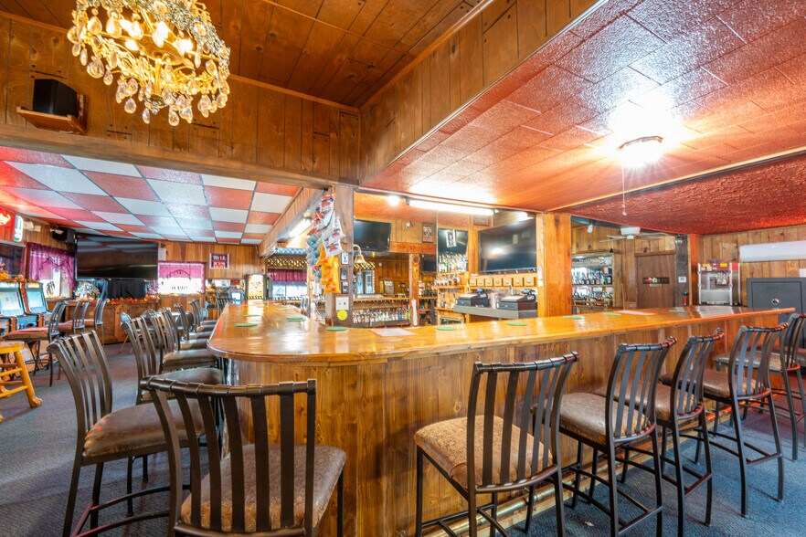 More Photos Of 608 N Chestnut St, Derry Restaurant For Sale
