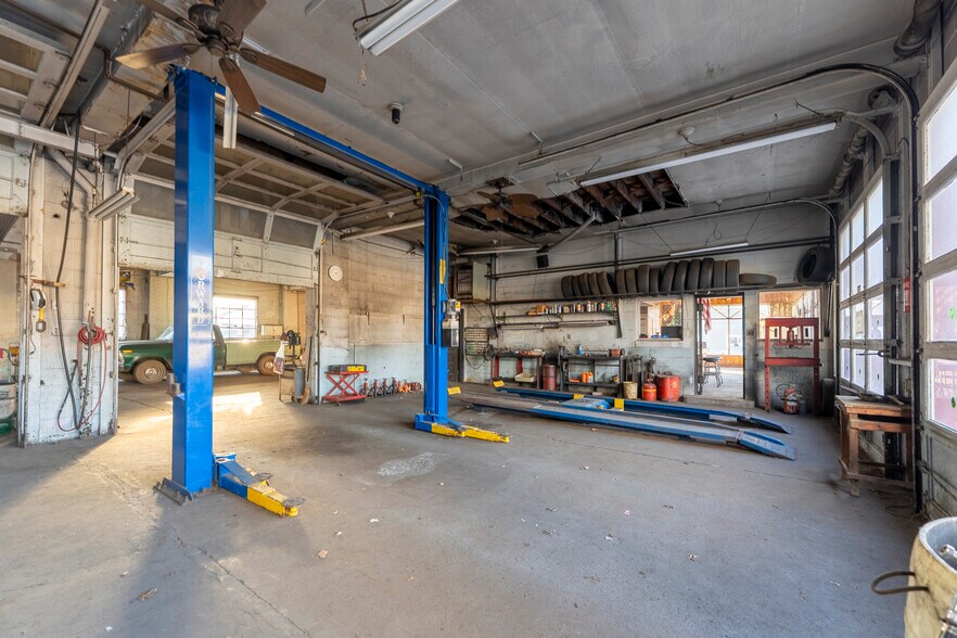 More Photos Of 4913 Grand Ave, Pittsburgh Auto Repair For Sale