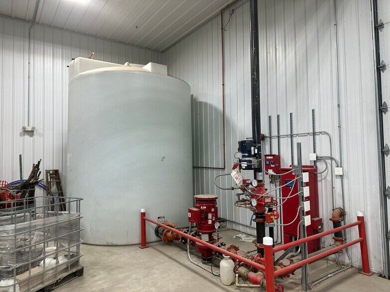 More Photos Of 24145 S La Grange Rd, Frankfort Manufacturing For Sale