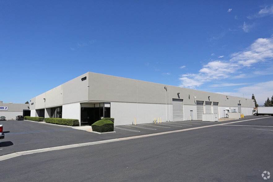 More Photos Of 1060-1072 N Kraemer Pl, Anaheim Manufacturing For Lease