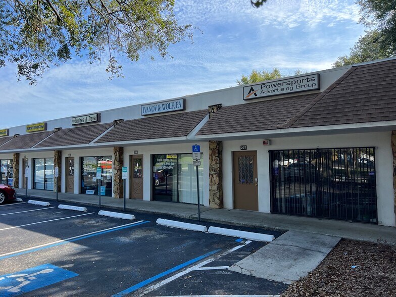 More Photos Of 3302 W Cypress St, Tampa General Retail For Lease