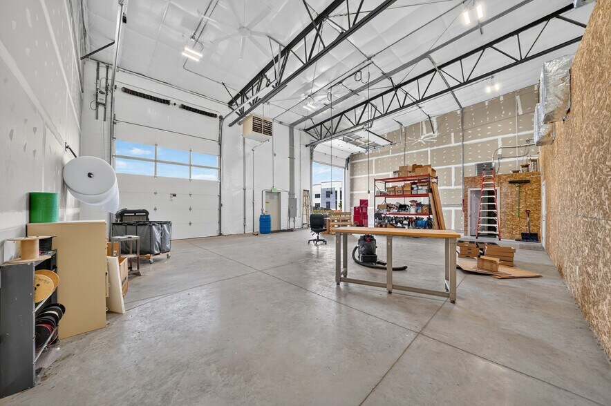 More Photos Of 79 W 3100 N, Hyde Park Flex For Sale
