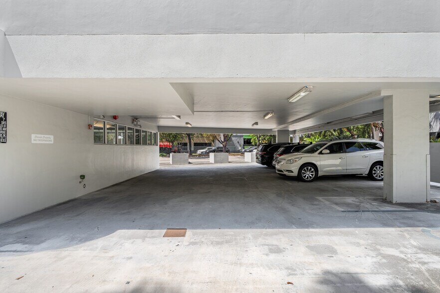 More Photos Of 2424 S Dixie Hwy, Coconut Grove Loft Creative Space For Sale