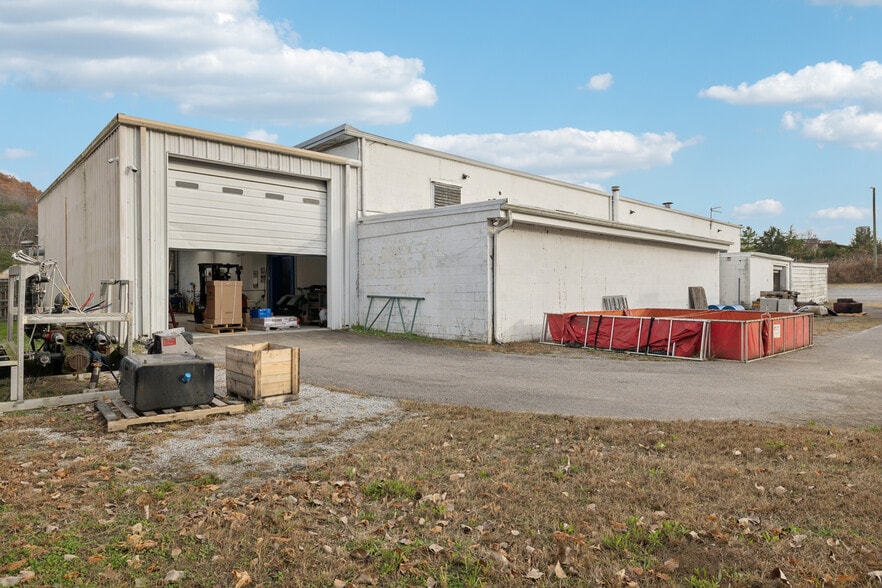 More Photos Of 3502 Dickerson Pike, Nashville Flex For Sale