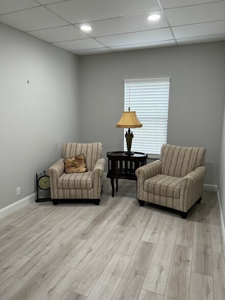 More Photos Of 725 N A1A, Jupiter Medical For Sale