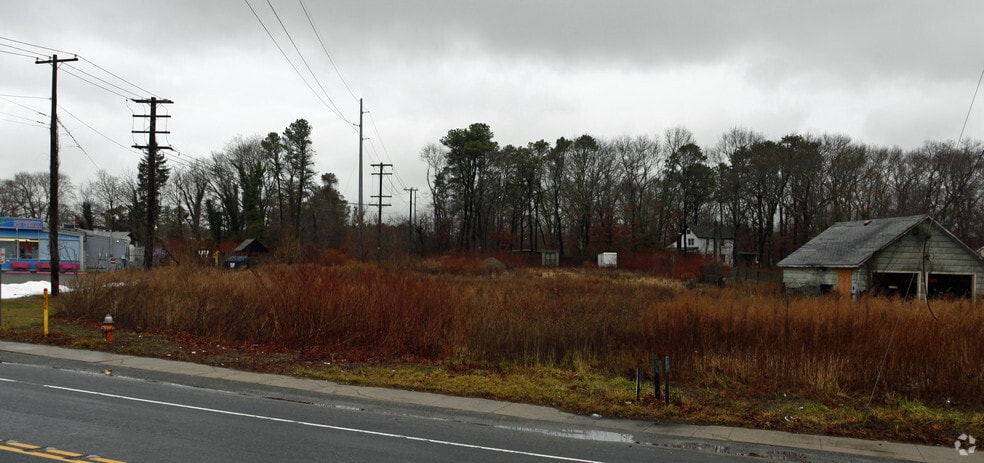 More Photos Of 1124 W Main St, Riverhead Land For Sale