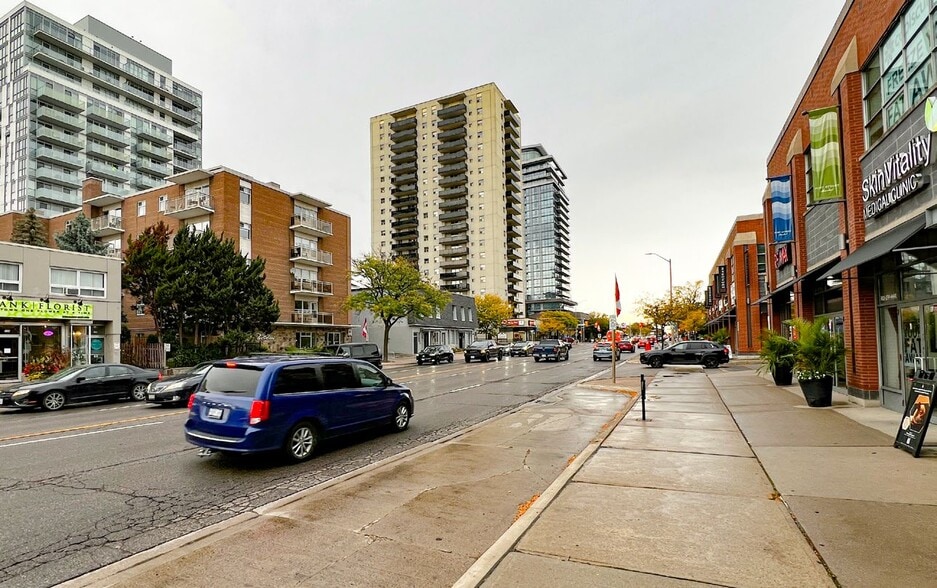 More Photos Of 114 Lakeshore Rd E, Mississauga Storefront For Lease