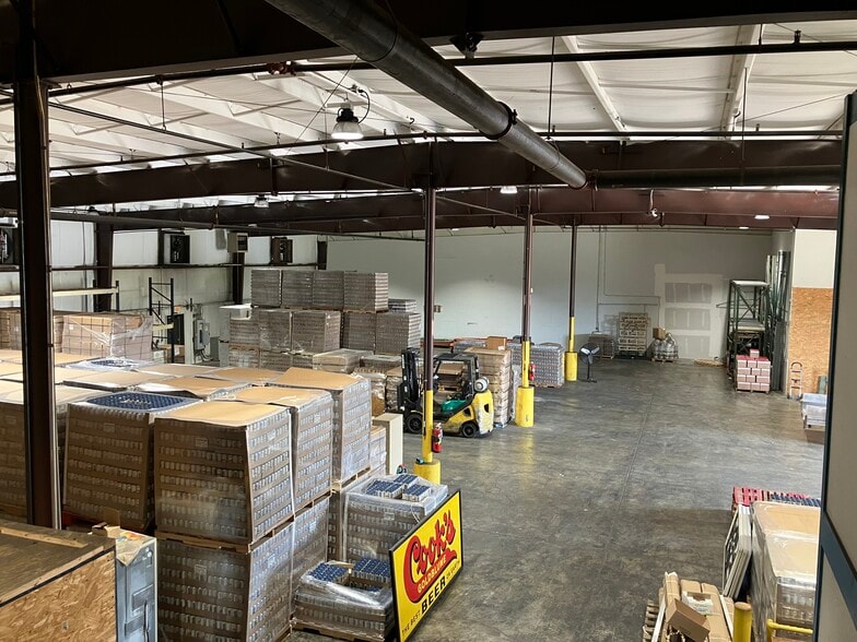 More Photos Of 770 Andico Rd, Plainfield Warehouse For Lease