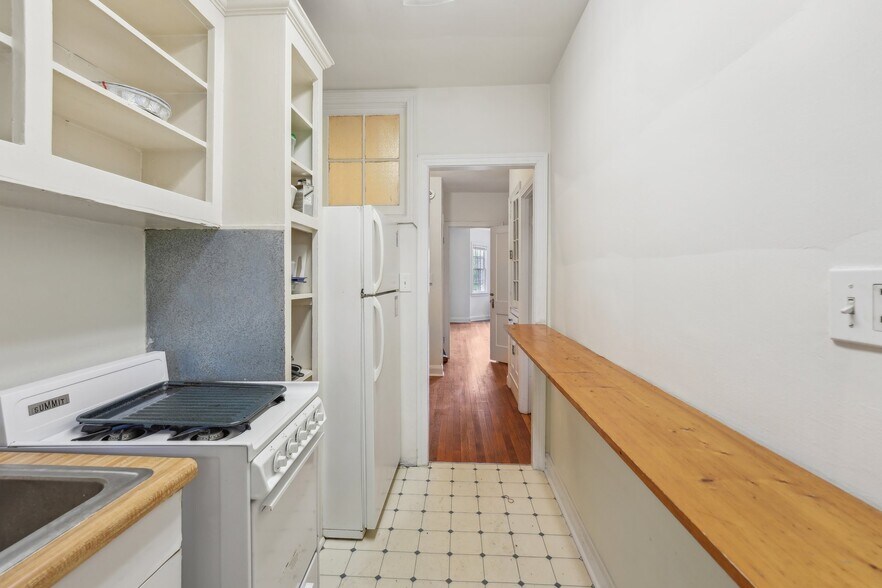 More Photos Of 3925 W St Nw, Washington Multifamily For Sale