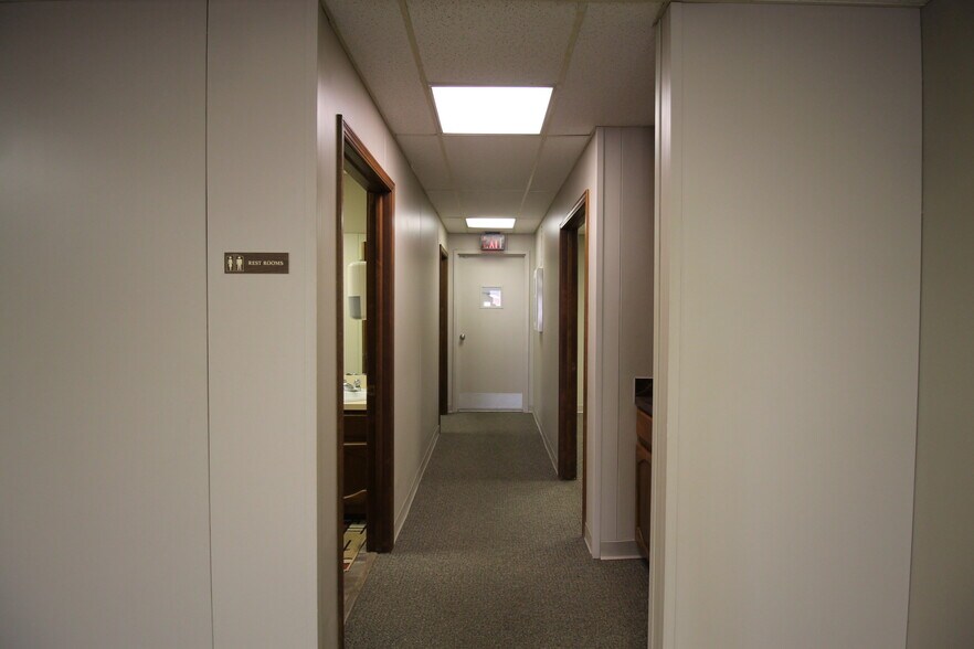 More Photos Of 1815 W Detroit St, Broken Arrow Service For Lease