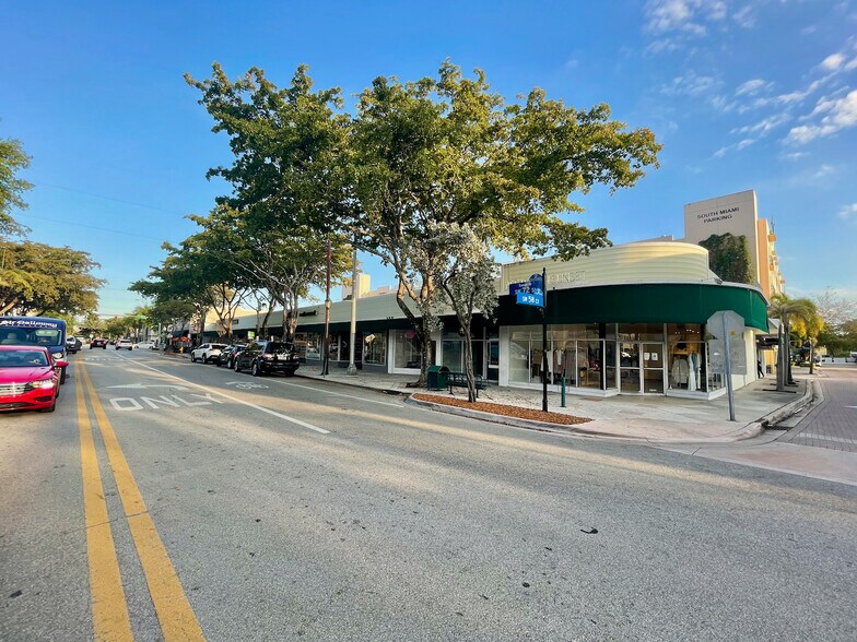 More Photos Of 5800-5840 Sunset Dr, South Miami Unknown For Lease