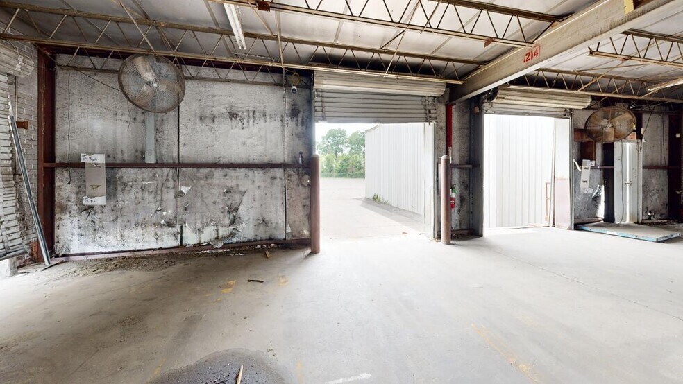 More Photos Of 1333 N Market St, Shreveport Truck Terminal For Lease