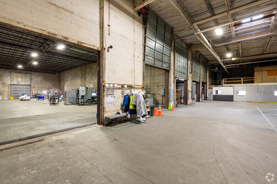 More Photos Of 321 Washington St, Somerville Warehouse For Lease